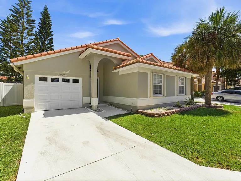 10781 Cypress Lake Ter — Photo 3