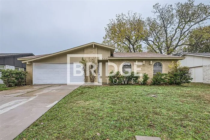 3 bed, 2.0 bath, 1484 sqft, $1,945 — Photo 1