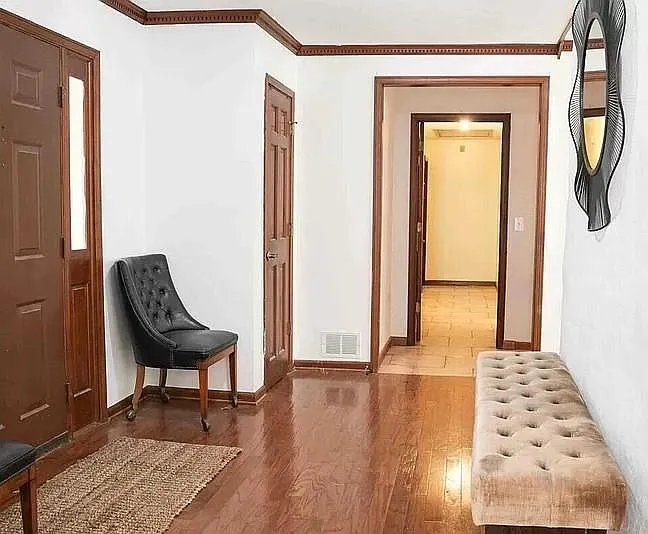 5262 Kurt Ln SW — Photo 2