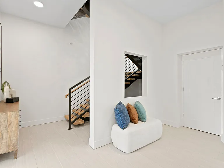 864 N Osceola Ave — Photo 6