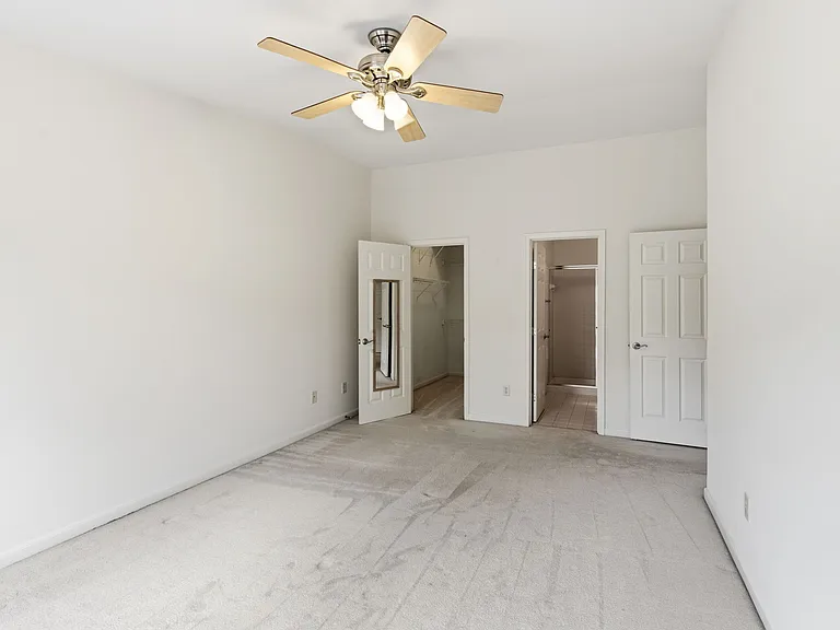 323 Skyview Ct — Photo 15