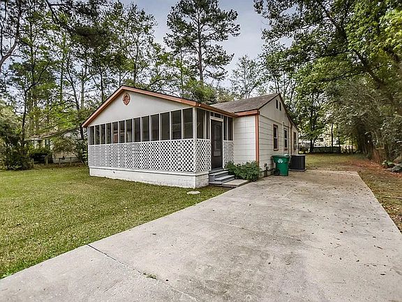 3rd image of 1617 Garland Pl