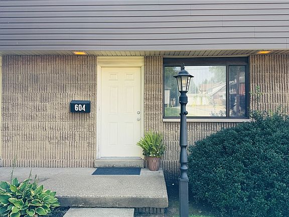 3rd image of 604 E 10th Ave