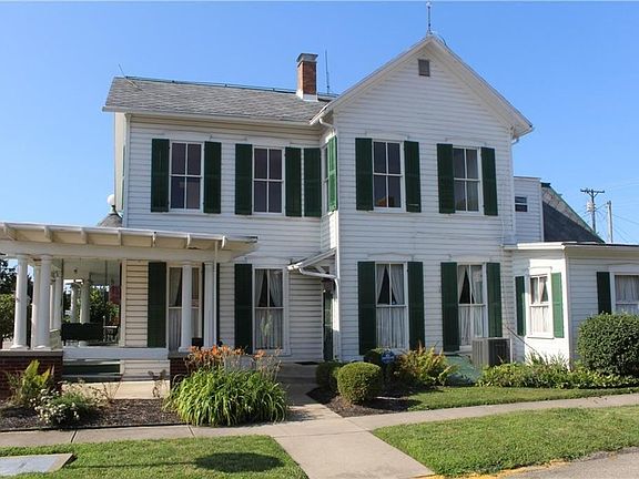 4th image of 129 N Main St