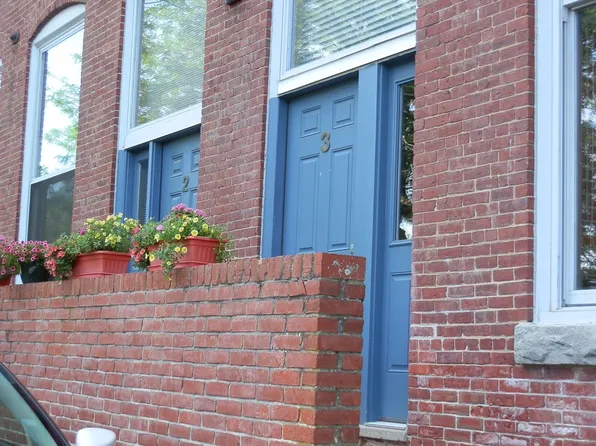 125 Main St APT 3, Newmarket, NH 03857