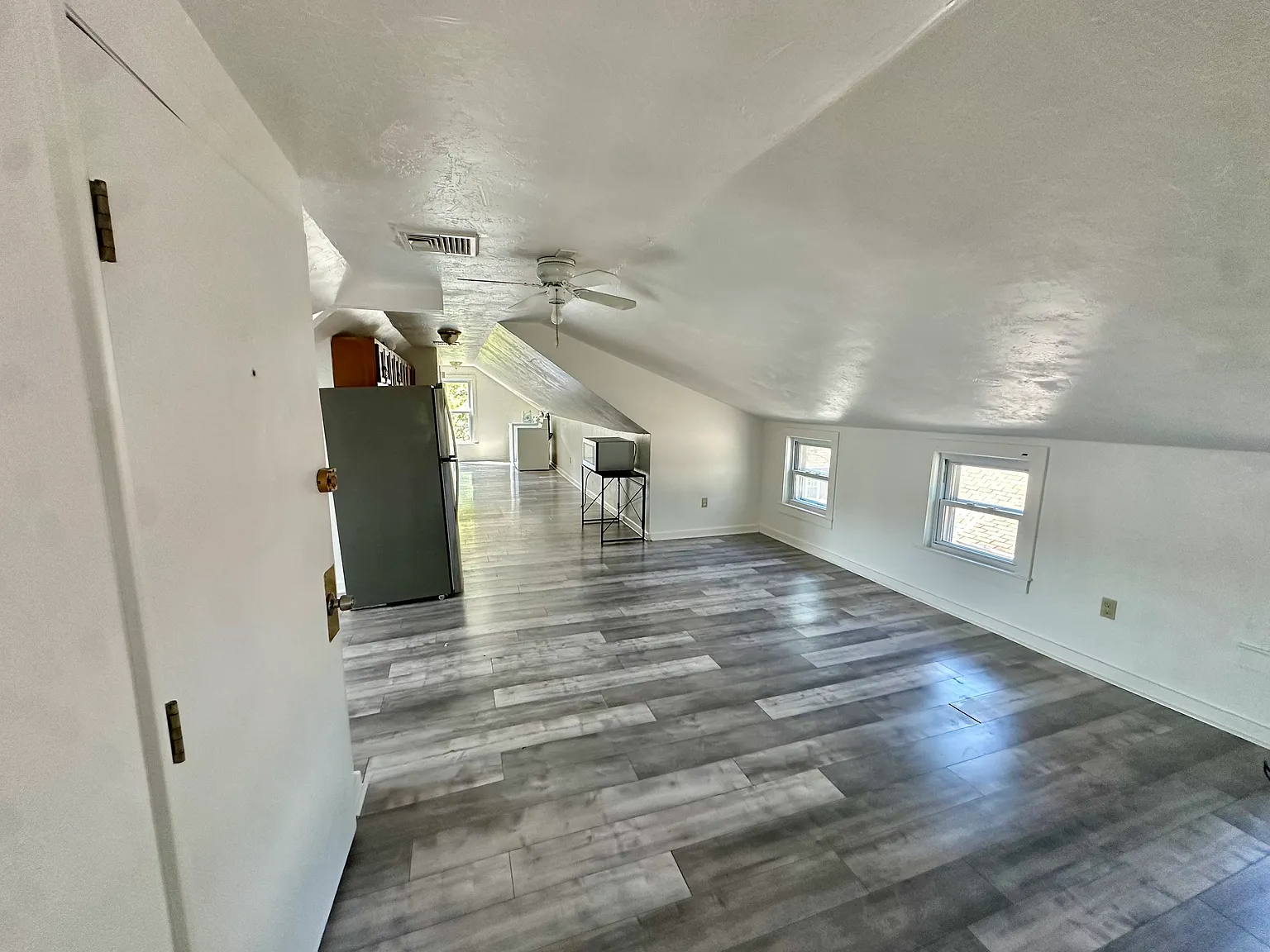 1064 Pleasant St — Photo 3