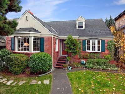 8228 Latona Ave NE, Seattle, WA, 98115