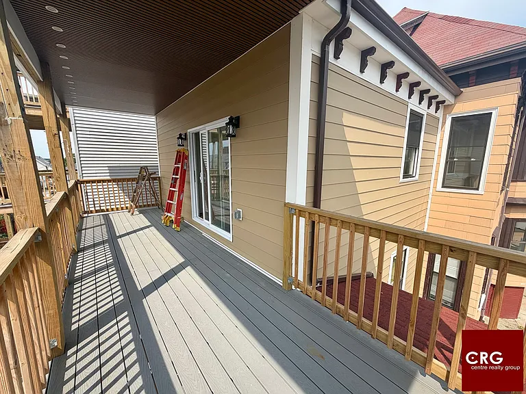 430 Meridian St #2 — Photo 20