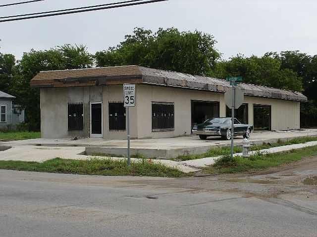1st image of 1403 N Austin St