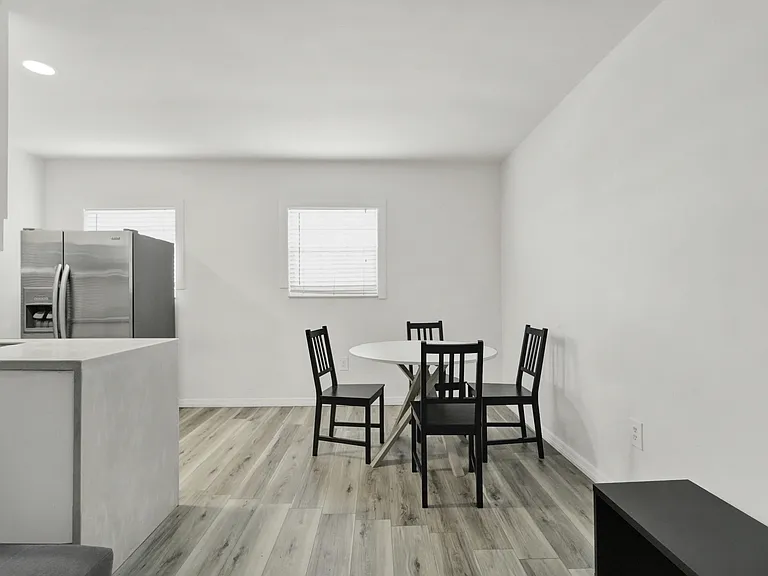 7 Salamanca Ave #4 — Photo 4