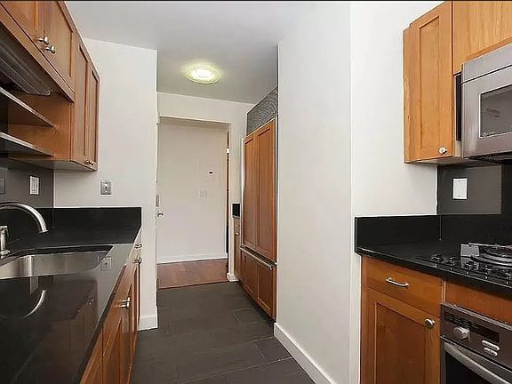 4th image of 425 5th Ave APT 46D