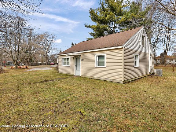 4th image of 1692 Bliss St