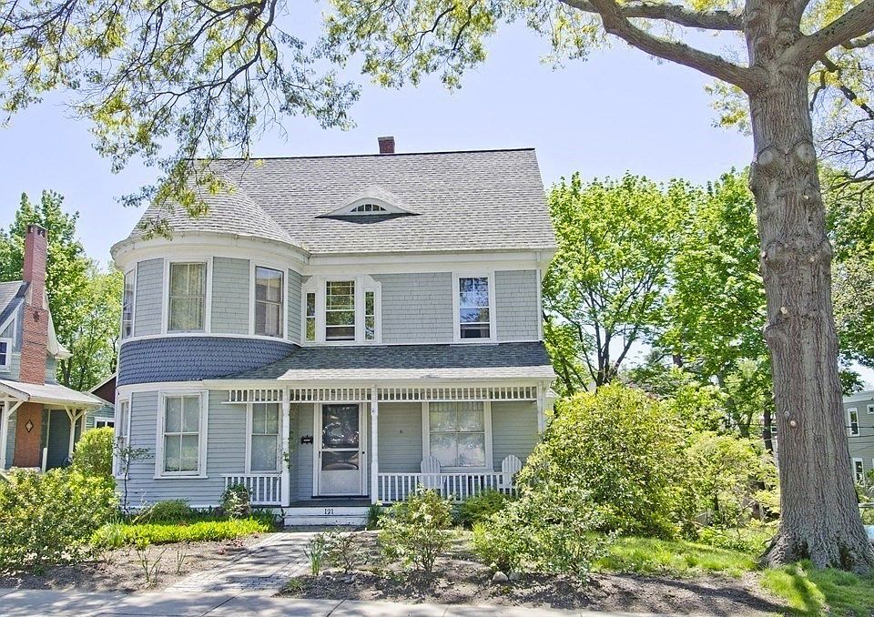 1st image of 121 Ashmont St