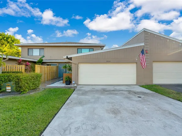 5124 S University Dr, Davie, FL 33328