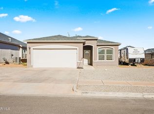 809 Coyote Melon Dr, Socorro, TX 79927