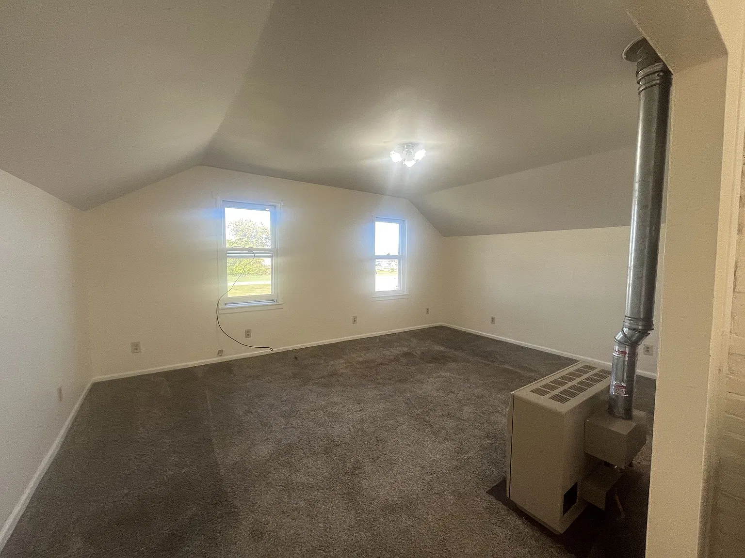 2 bed, 1.0 bath, $800 — Photo 4