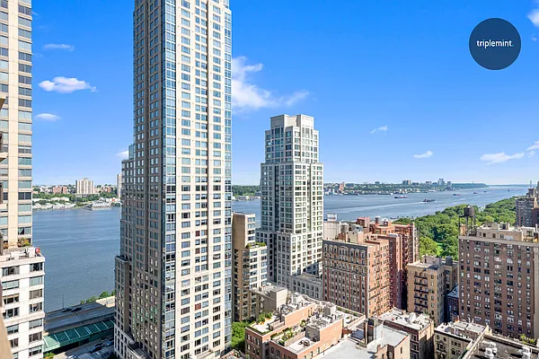 Sold by Triplemint | media 7