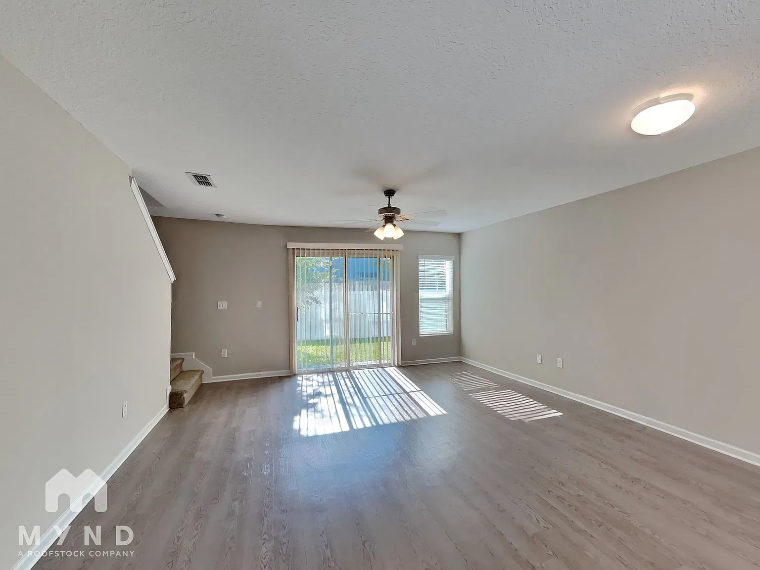 3 bed, 2.5 bath, 1438 sqft, $1,549 — Photo 3