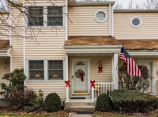54 Hancock Cmns, Yaphank, NY 11980