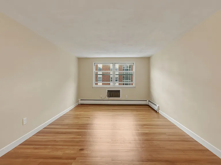15 Commonwealth Ct #10 — Photo 10