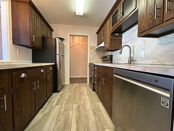 3rd image of 324 Russell Rd APT 109