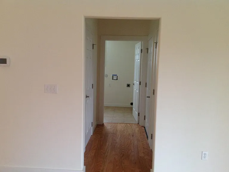 1240 Queen St — Photo 17