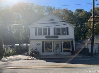 20 Oyster Bay Rd, Locust Valley, NY 11560