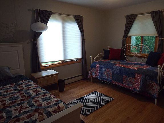 Spacious bedroom 2