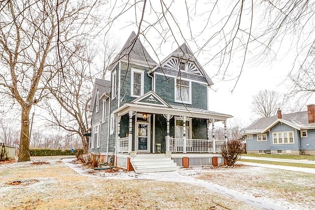 1st image of 454 N Elm Blvd