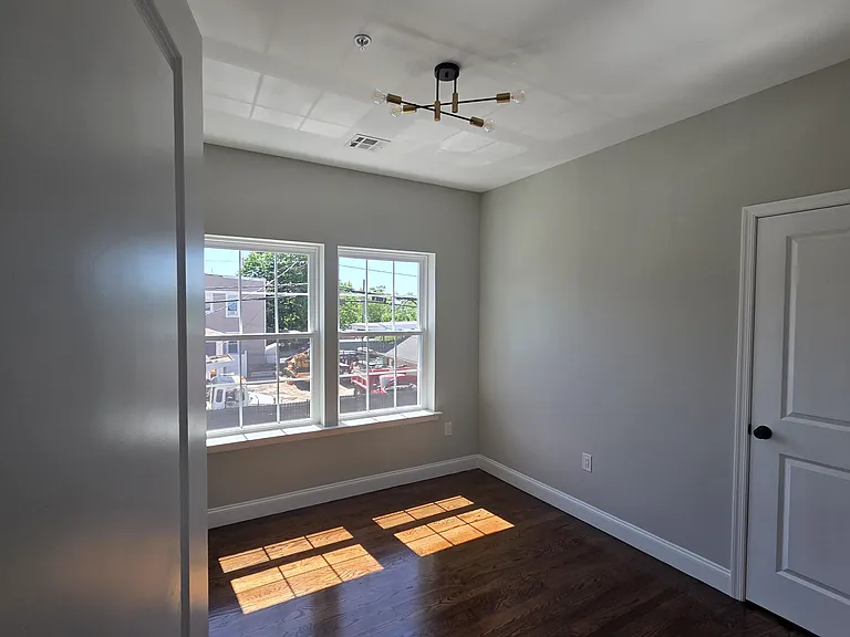 36 Shaw Ave #2 — Photo 2