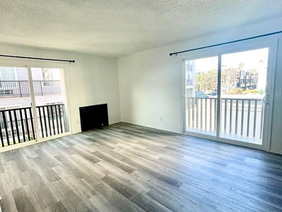 2nd image of 15 Ozone Ave #1