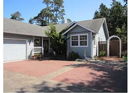 87969 Wood Lake Way N photo 1