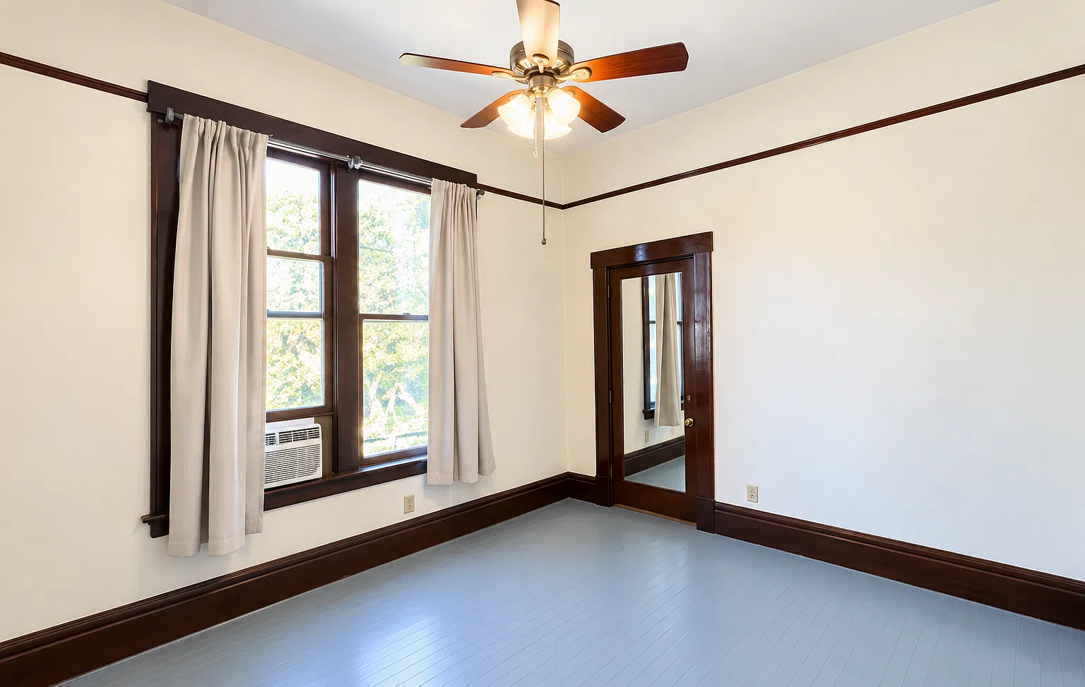 4 bed, 1044 sqft, $6,495 — Photo 3