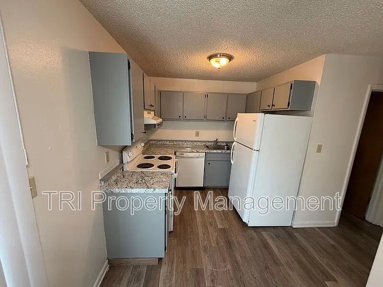 732 37th Avenue Ct #3 — Photo 4
