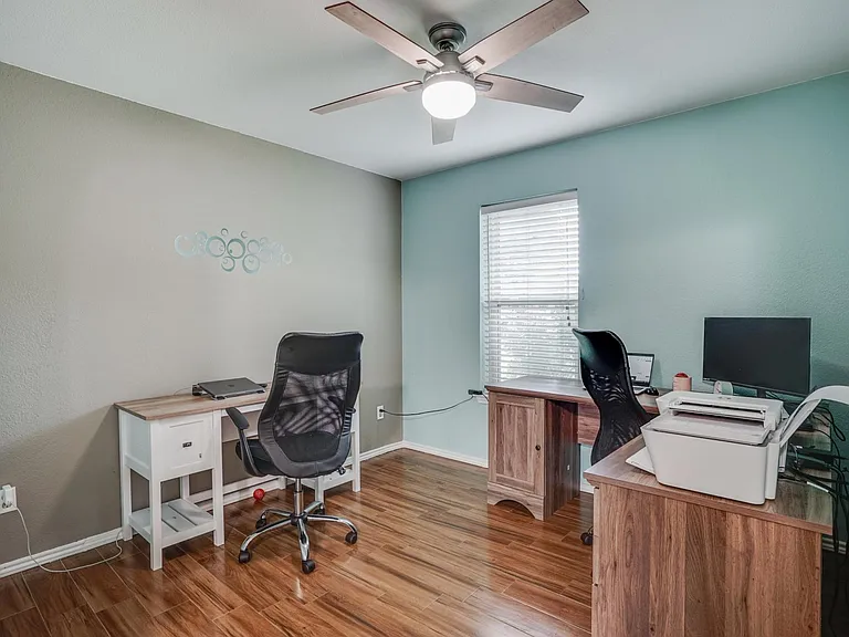 369 Phillips Dr — Photo 15