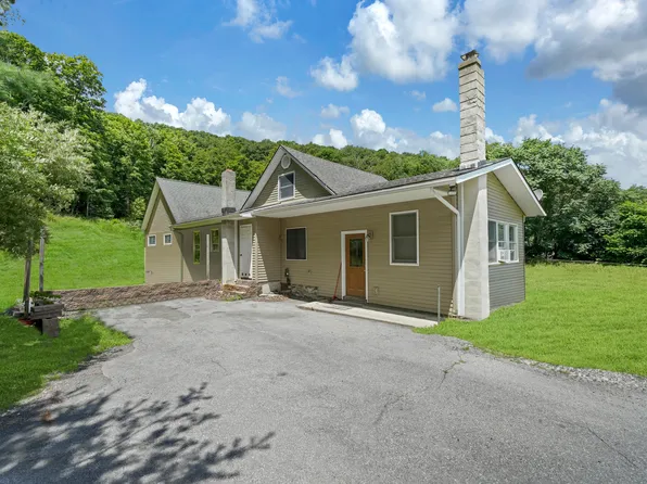 27 Talmadge Ct, Monroe, NY 10950