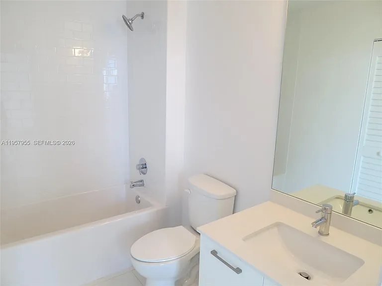 151 SE 1st St #1902 — Photo 7