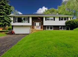 23719 W Bayview Rd, Antioch, IL 60002