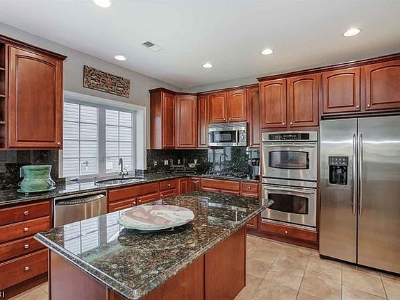 4th image of 198 Stone Manor Dr