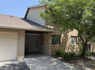 1585 Cohansey St APT 104, Saint Paul, MN 55117