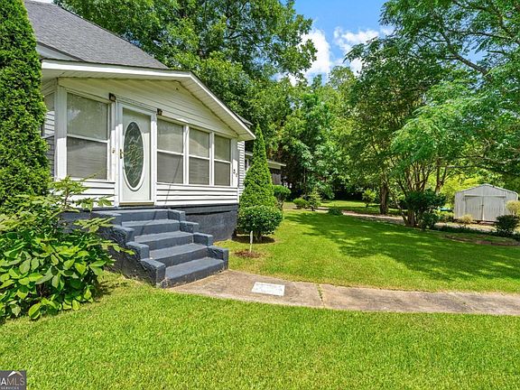 2nd image of 31 Elm St