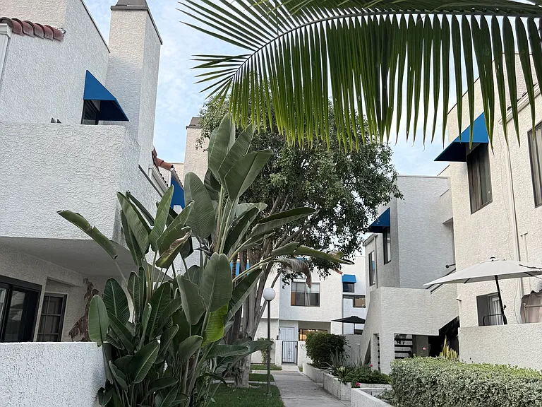 753 Park Shadow Ct — Photo 26