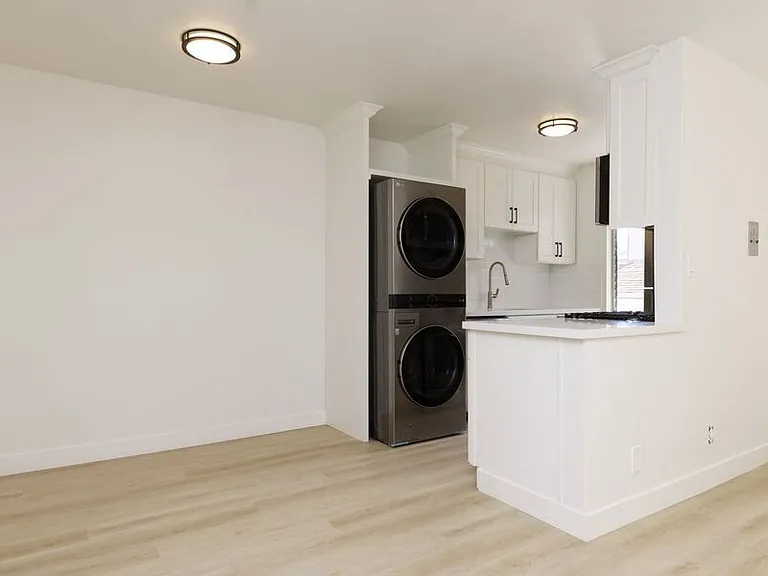 407 Vernon St — Photo 20