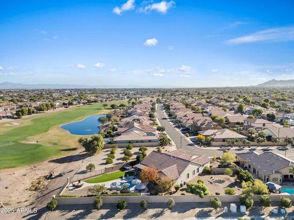 6694 S SINOVA Avenue, Gilbert, AZ 85298