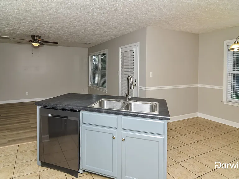 1546 Beaconcrest Cir — Photo 2