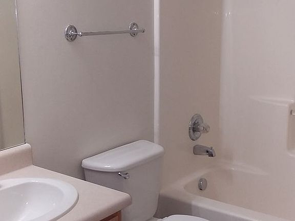 5th image of 1219 Taft Ave Unit C