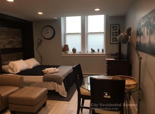 4 Greenway Ct APT 8, Brookline, MA 02446