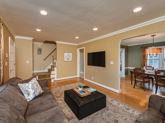 3rd image of 43 Concord Dr