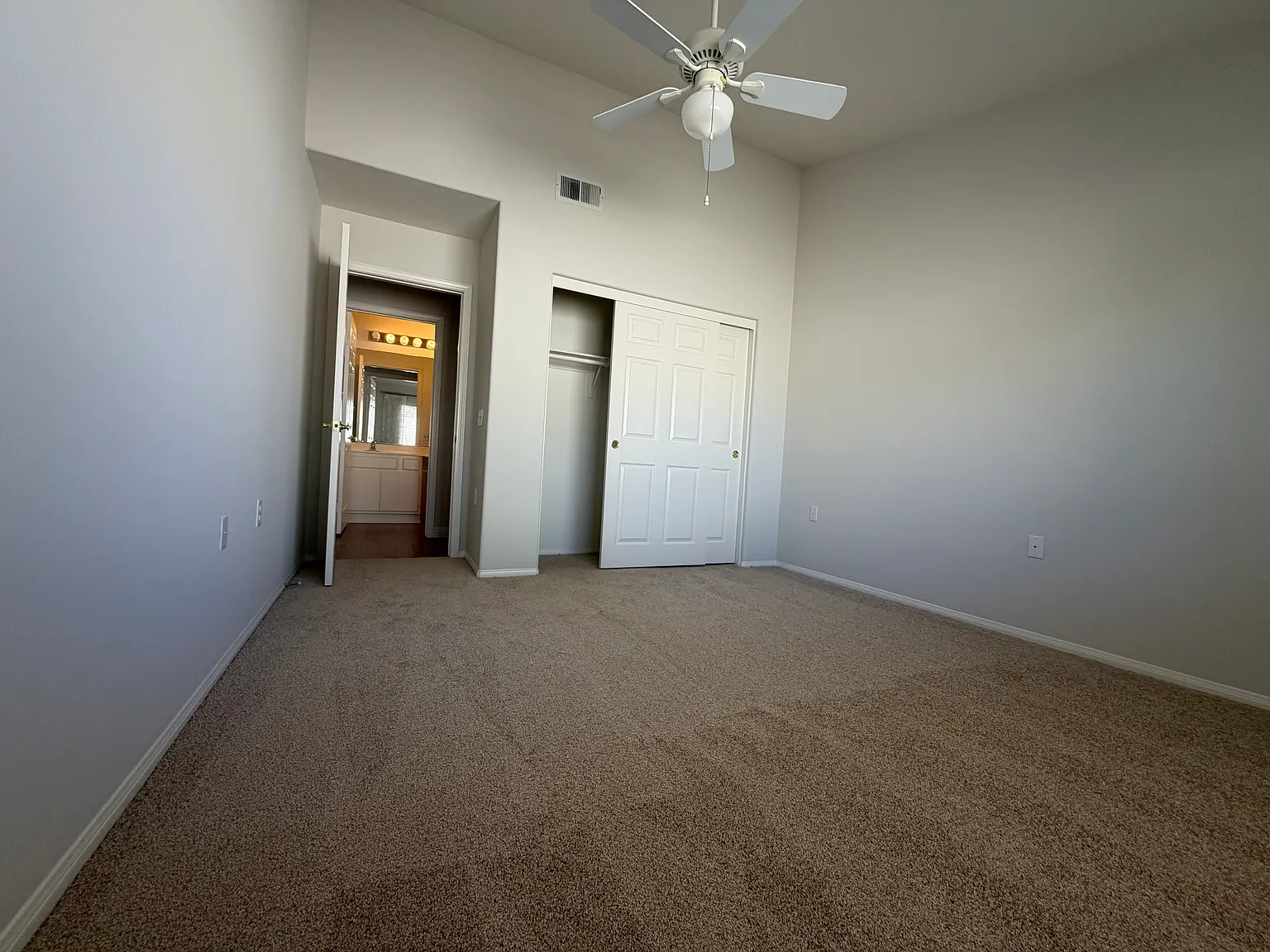 2 bed, 986 sqft, $3,000 — Photo 4