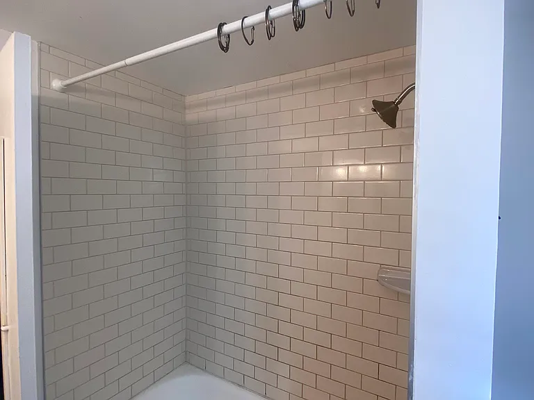 13th Pl NW — Photo 18